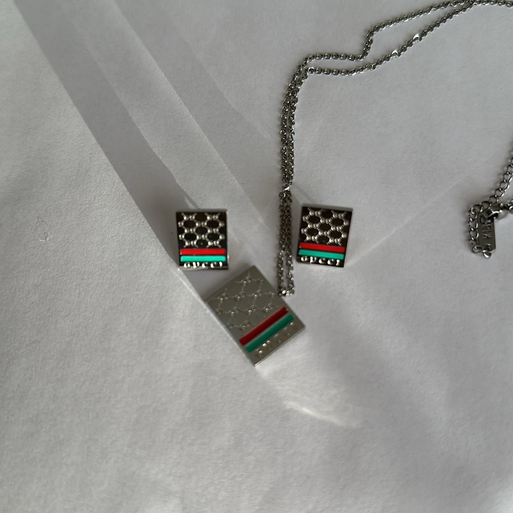 🌟Gucci🌟set earrings and necklace - Picture 6 of 7